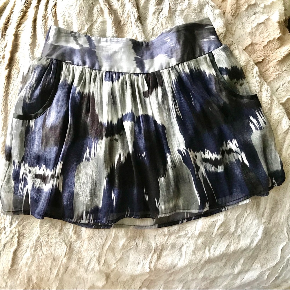 🌸3/$25 Charlotte Russe Silver & Blue  Circle Miniskirt With Pockets, Size S